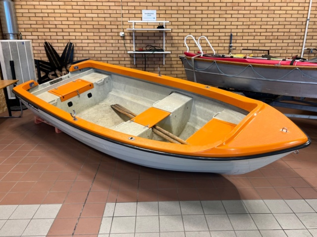 1424441-10 Båt Crescent 434