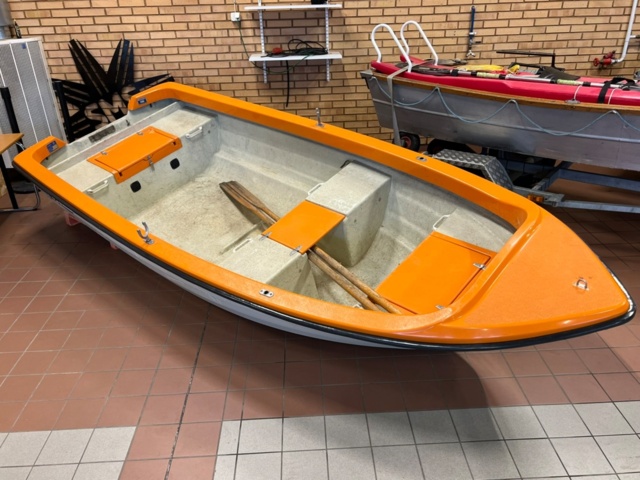 1424441-11 Båt Crescent 434