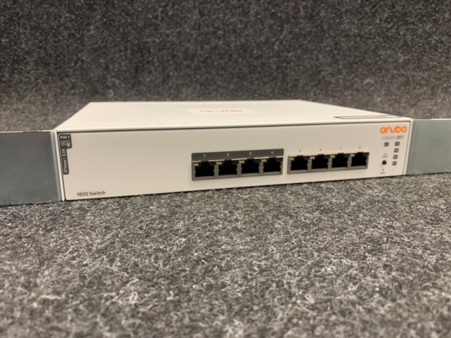 1424808-2 Switch Aruba 1830