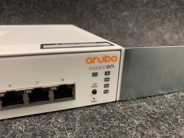 1424808-4 Switch Aruba 1830