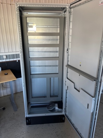 1367608-2 Rack / Server cabinet - Rittal VX