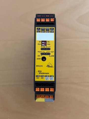 1367621-6 Collection of electrical components - relays, I/O modules, connection terminals, etc.