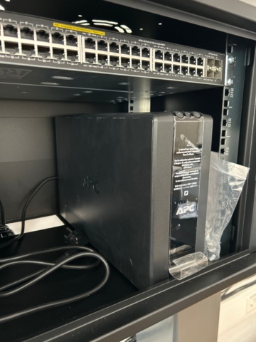 1367641-4 Wall-mounted rack cabinet with network switch and UPS - Digitus / Aruba / APC