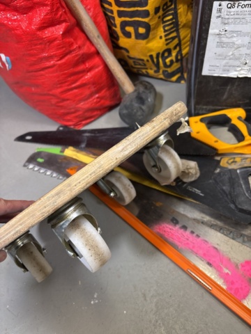 1420824-3 Samling med handverktyg, installationsmaterial m.m