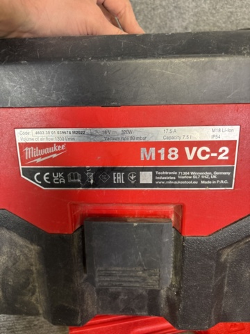 1420824-17 Samling med handverktyg, installationsmaterial m.m