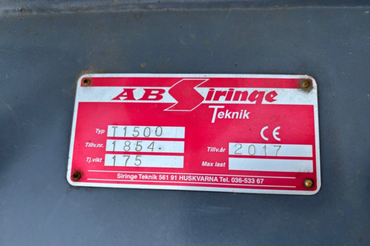 1422202-9 Redskapsbärare EL Nimos Posi-trac med vikplog och sandspridare