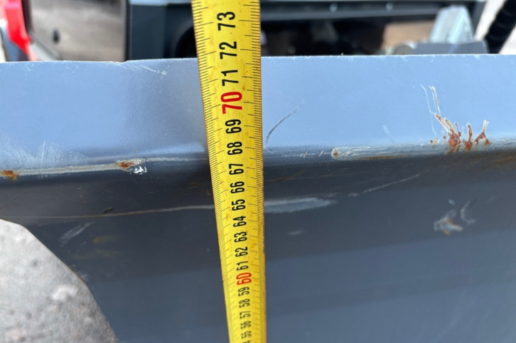 1422202-13 Redskapsbärare EL Nimos Posi-trac med vikplog och sandspridare