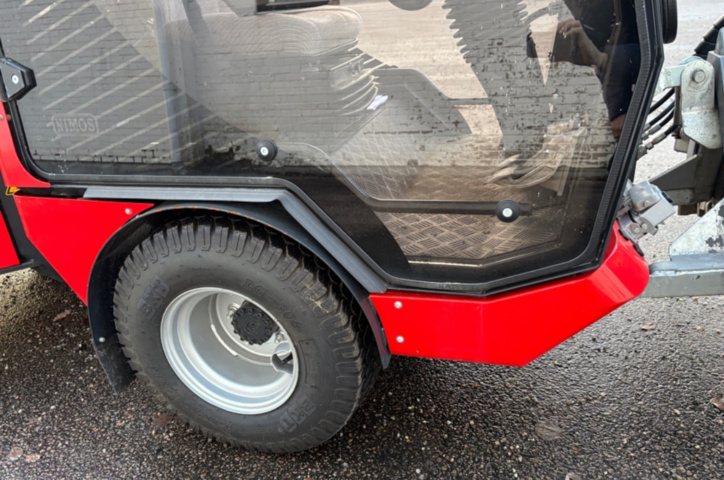 1422202-15 Redskapsbärare EL Nimos Posi-trac med vikplog och sandspridare