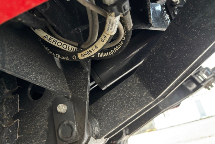 1422202-19 Redskapsbärare EL Nimos Posi-trac med vikplog och sandspridare