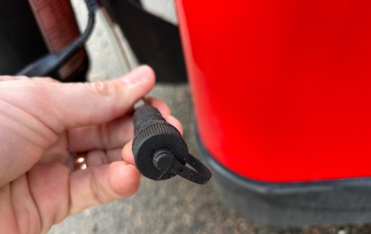 1422202-30 Redskapsbärare EL Nimos Posi-trac med vikplog och sandspridare