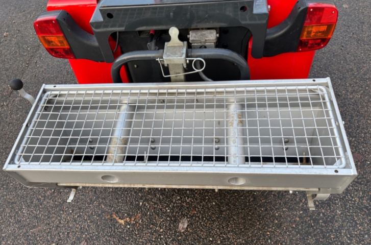 1422202-31 Redskapsbärare EL Nimos Posi-trac med vikplog och sandspridare