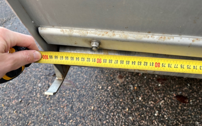 1422202-33 Redskapsbärare EL Nimos Posi-trac med vikplog och sandspridare