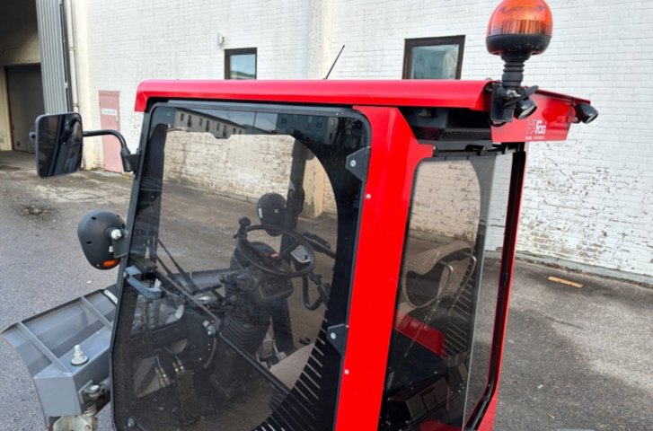 1422202-36 Redskapsbärare EL Nimos Posi-trac med vikplog och sandspridare