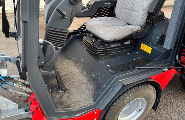 1422202-38 Redskapsbärare EL Nimos Posi-trac med vikplog och sandspridare