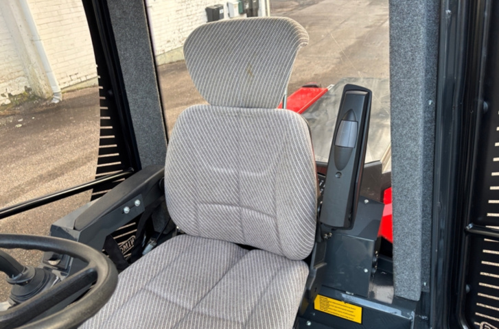 1422202-42 Redskapsbärare EL Nimos Posi-trac med vikplog och sandspridare