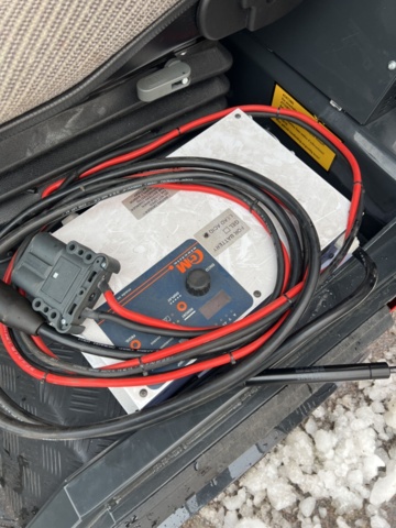 1422202-55 Redskapsbärare EL Nimos Posi-trac med vikplog och sandspridare