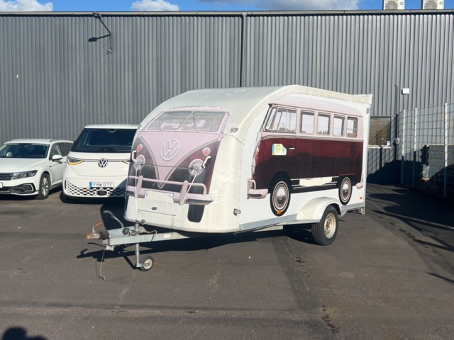 1395668-1 Skåpsläp Sävsjösläpet SSLV 1100 4 (Reparationsobjekt)