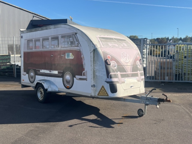 1395668-3 Skåpsläp Sävsjösläpet SSLV 1100 4 (Reparationsobjekt)