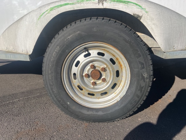 1395668-9 Skåpsläp Sävsjösläpet SSLV 1100 4 (Reparationsobjekt)