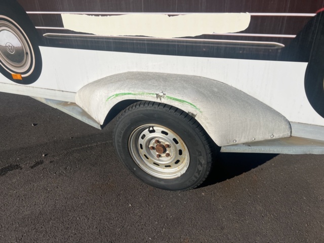 1395668-22 Skåpsläp Sävsjösläpet SSLV 1100 4 (Reparationsobjekt)