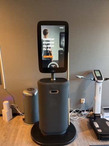 1277257-2 Intelligent gym / smartgym med 8 st gymmaskiner, HUB och tillbehör  - EGYM