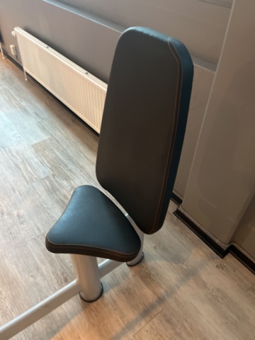 1277257-16 Intelligent gym / smartgym med 8 st gymmaskiner, HUB och tillbehör  - EGYM