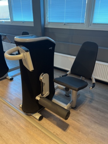 1277257-18 Intelligent gym / smartgym med 8 st gymmaskiner, HUB och tillbehör  - EGYM