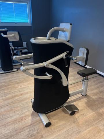 1277257-22 Intelligent gym / smartgym med 8 st gymmaskiner, HUB och tillbehör  - EGYM