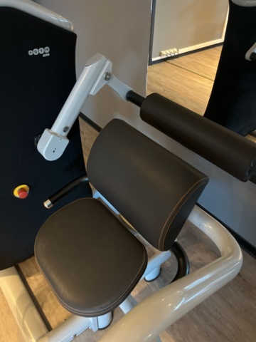 1277257-28 Intelligent gym / smartgym med 8 st gymmaskiner, HUB och tillbehör  - EGYM