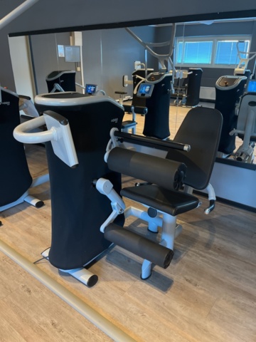 1277257-34 Intelligent gym / smartgym med 8 st gymmaskiner, HUB och tillbehör  - EGYM