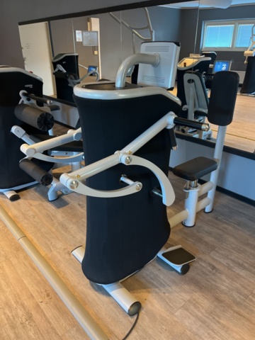 1277257-38 Intelligent gym / smartgym med 8 st gymmaskiner, HUB och tillbehör  - EGYM