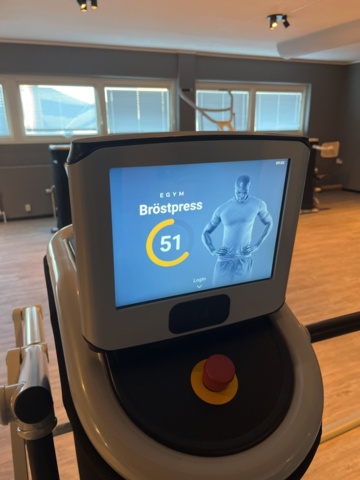 1277257-39 Intelligent gym / smartgym med 8 st gymmaskiner, HUB och tillbehör  - EGYM