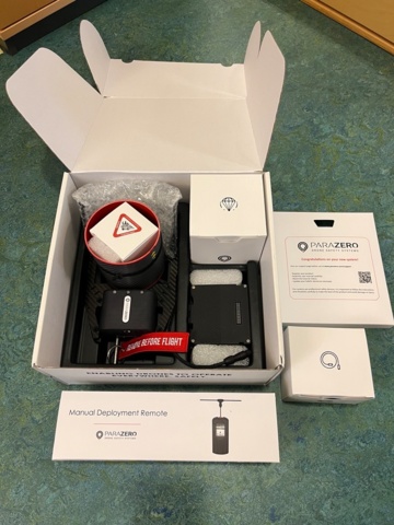 1143469-3 Nytt/oanvänt fallskärmssystem med tillbehör för drönare - ParaZero SafeAir M-300 Pro
