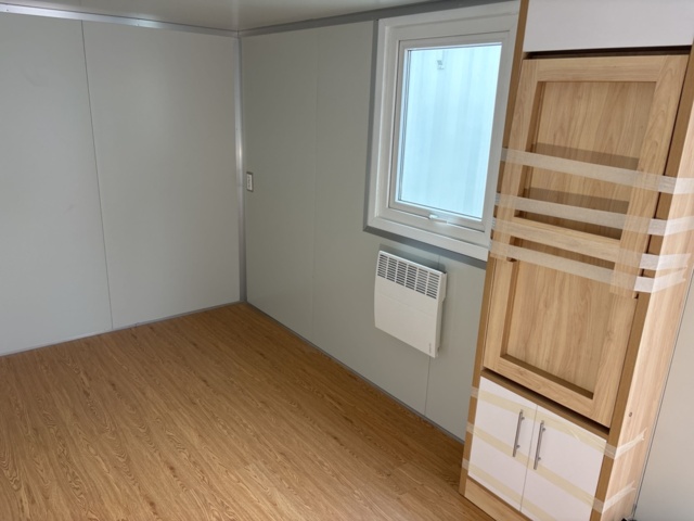 1373443-3 Boendecontainer – 40’ HC med 2 studiolägenheter (oanvänd)