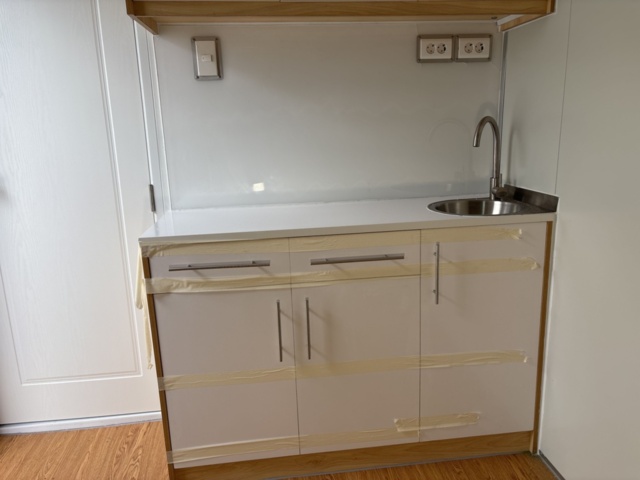 1373443-6 Boendecontainer – 40’ HC med 2 studiolägenheter (oanvänd)