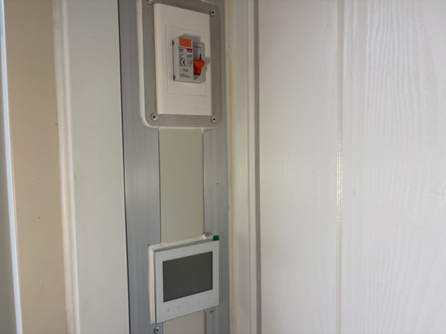 1373443-36 Boendecontainer – 40’ HC med 2 studiolägenheter (oanvänd)