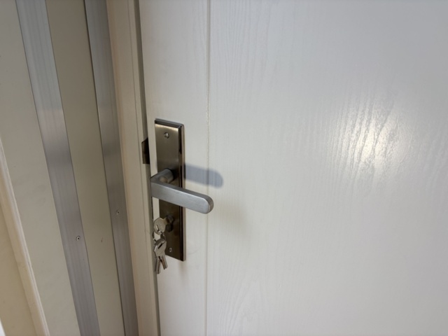 1373443-14 Boendecontainer – 40’ HC med 2 studiolägenheter (oanvänd)