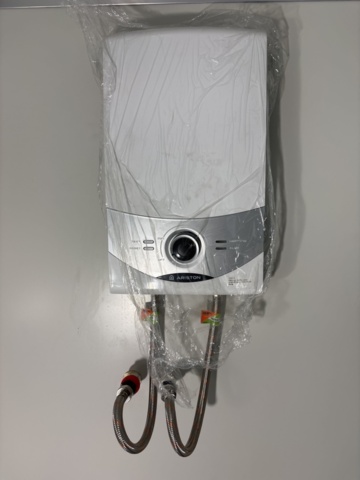 1373443-18 Boendecontainer – 40’ HC med 2 studiolägenheter (oanvänd)