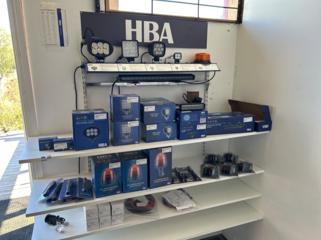 1383257-1 HBA belysningsställ med innehållet