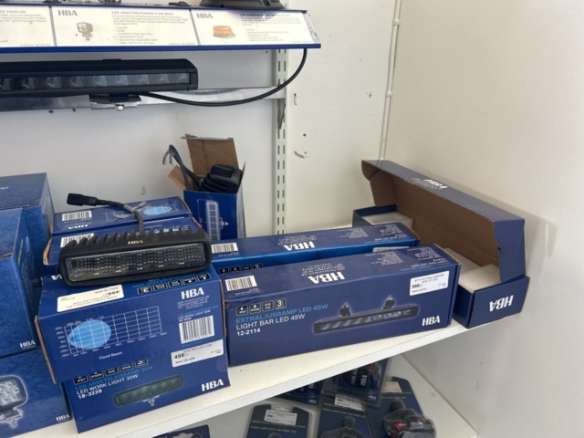 1383257-3 HBA belysningsställ med innehållet