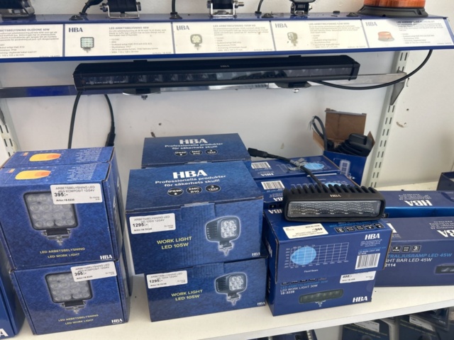 1383257-4 HBA belysningsställ med innehållet