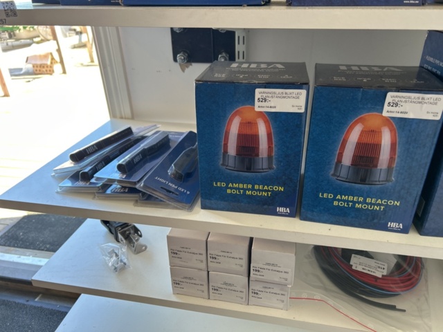 1383257-6 HBA belysningsställ med innehållet