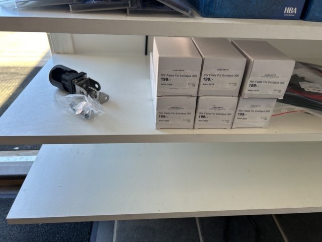 1383257-10 HBA belysningsställ med innehållet