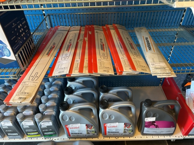 1383258-20 Butiksinredning med innehållet