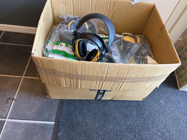 1383261-4 Plastvisir med hörselkåpor