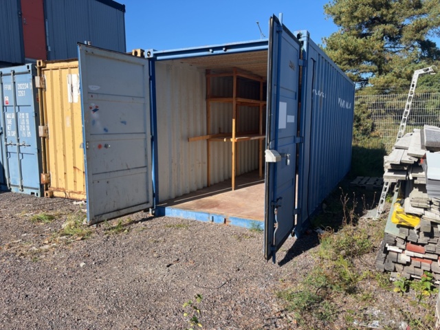 1421556-2 20” Container