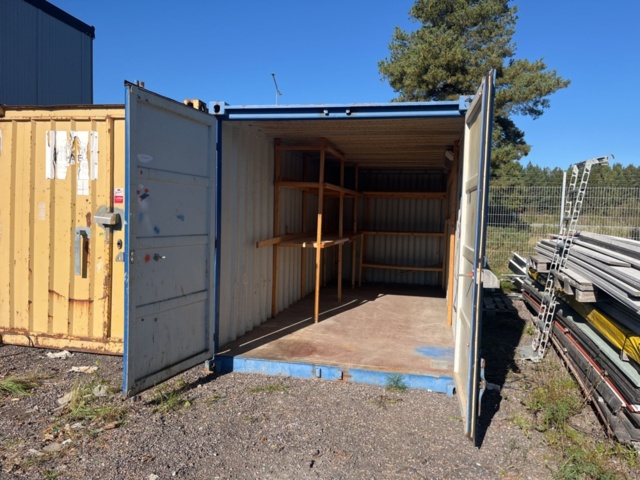 1421556-4 20” Container