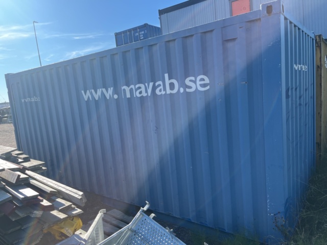 1421556-12 20” Container
