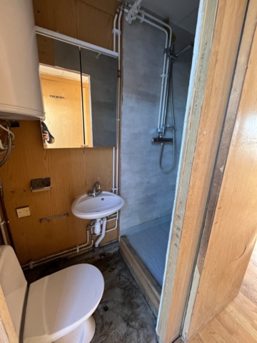 1421558-8 20” containerbod isolerad, dusch, wc