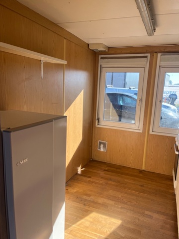 1421558-7 20” containerbod isolerad, dusch, wc